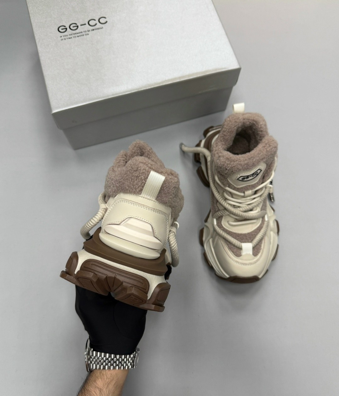 ,кроссовки женскиe,женские массивные кроссовки,массивные кроссовки,кроссовки модные