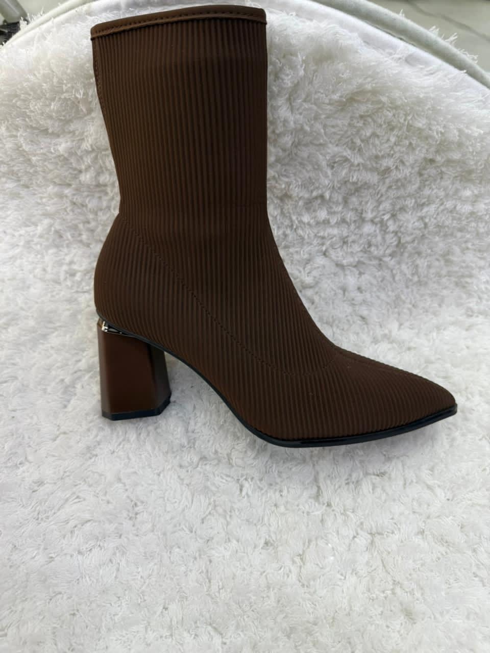 ботильоны женские,стильные ботильоны,,женские ботильоны с острым носком,ботильоны на каблуке