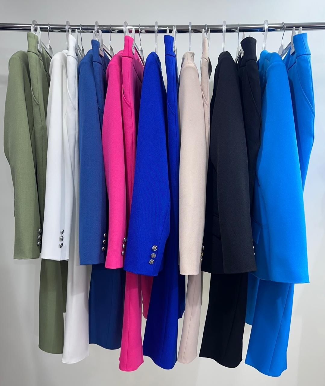 костюмы брючные,красный брючный костюм женский,брючные костюмы женские,женские костюмы,костюм классика