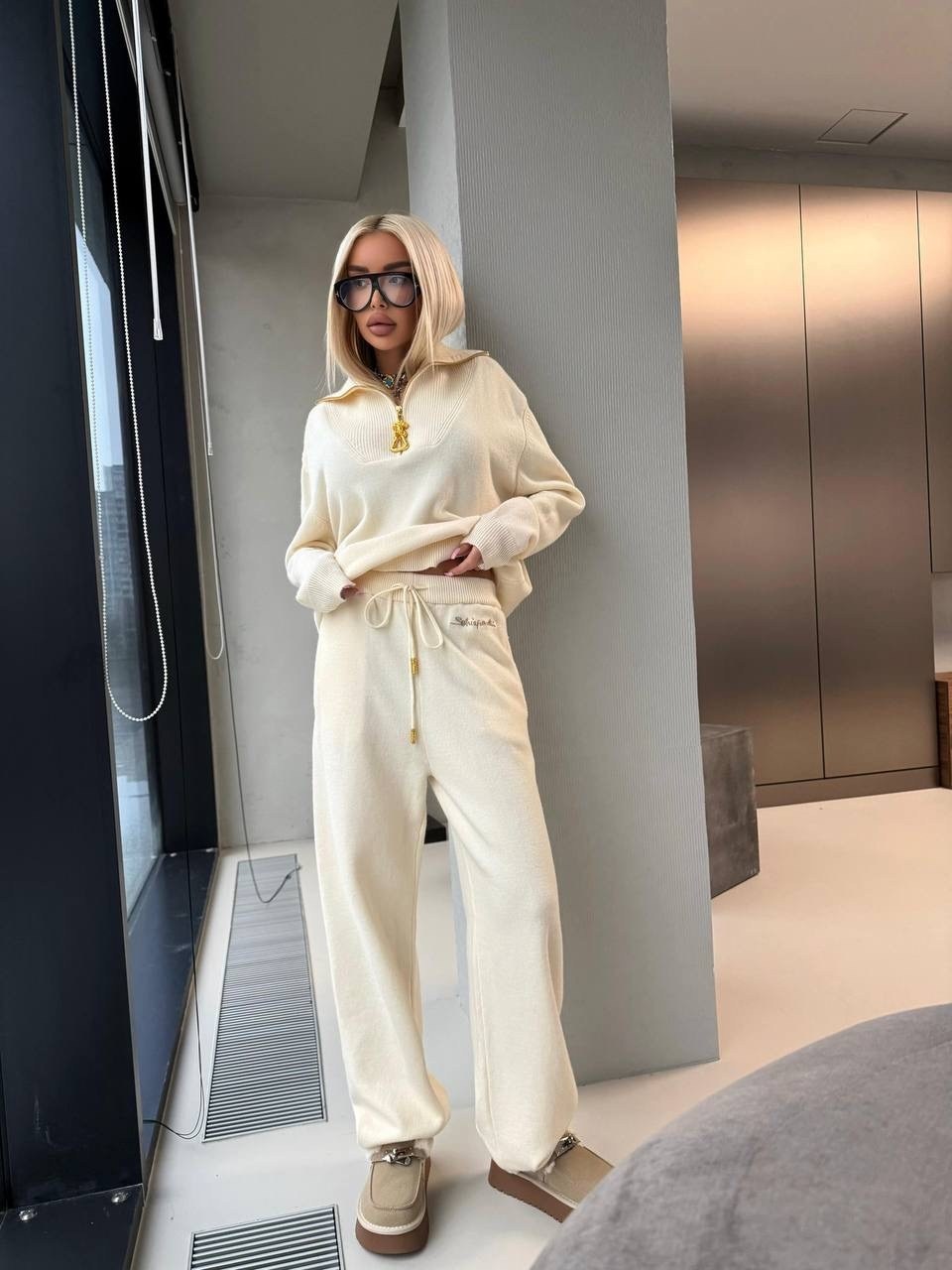 трикотажные костюмы,бежевый костюм,кашемировый костюм,костюм повседневный,костюм с брюками