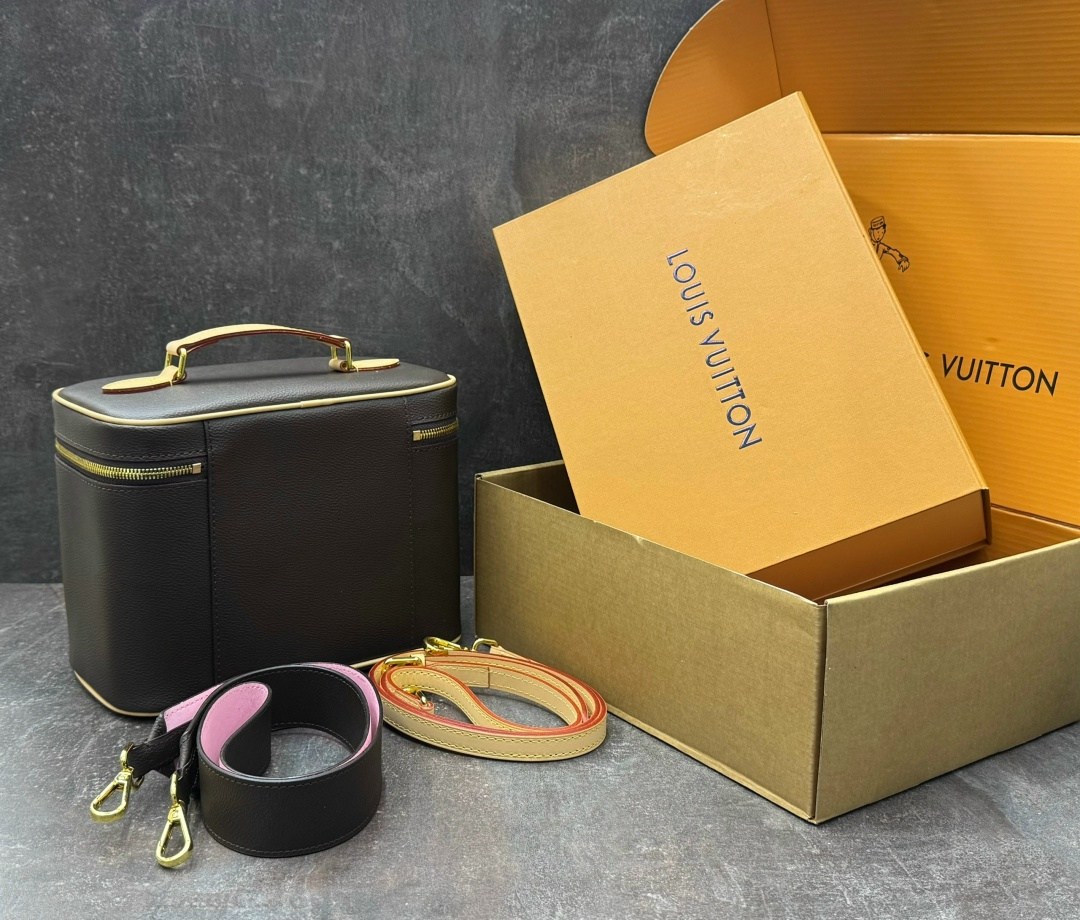 louis vuitton косметичка,косметичка louis vuitton из натуральной кожи,louis vuitton косметичка louis vuitton,сумка косметичка louis vuitton,косметичка lv копии люкс