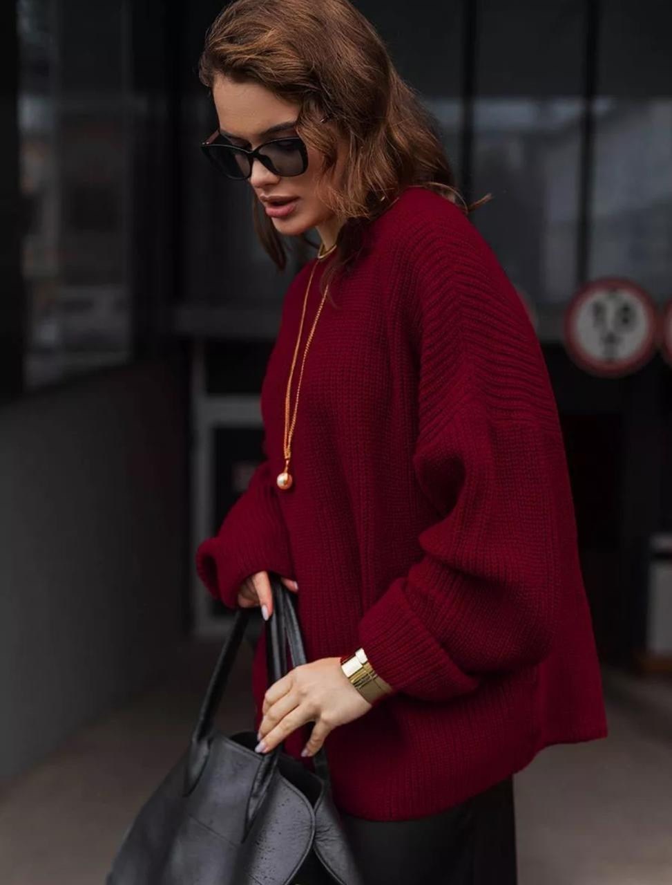 вязаный свитер оверсайз,свитер оверсайз вязаный удлиненный,свитер оверсайз длинный вязаный,бордовый свитер,свитер оверсайз удлиненный