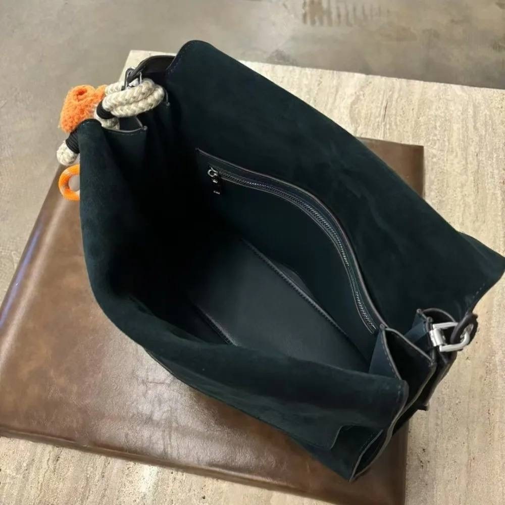 сумка замшевая,сумка женская,женская замшевая сумка,сумка,коричневая замшевая сумка