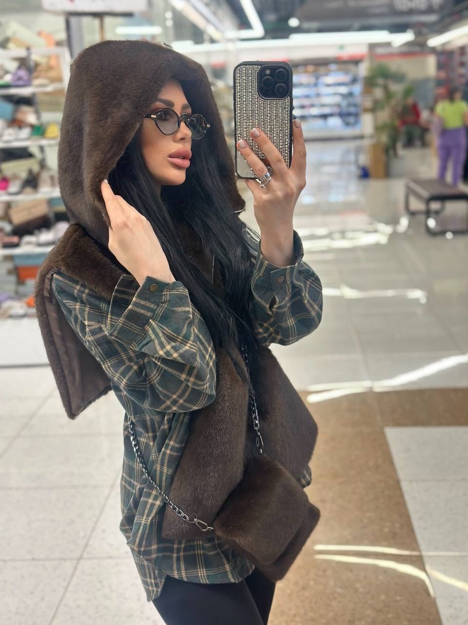 стильная одежда,куртка модная,девушка модная,модели брюнетки