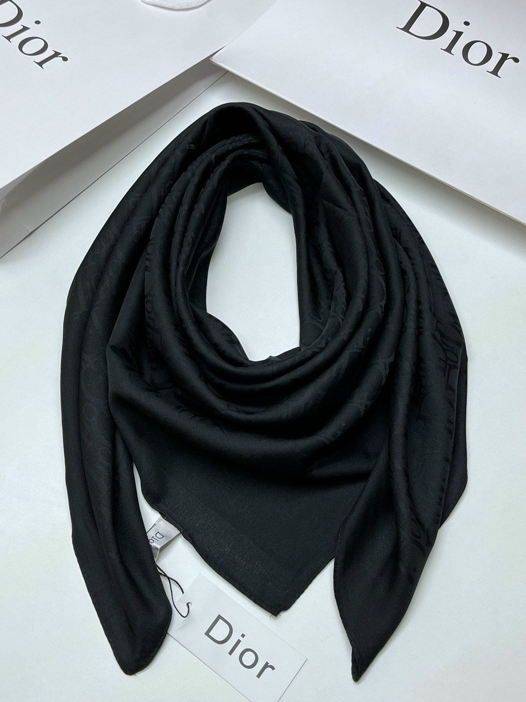 платок шелковый однотонный,брендовый платок,женский платок,шарф платок,платки шёлковы на шею