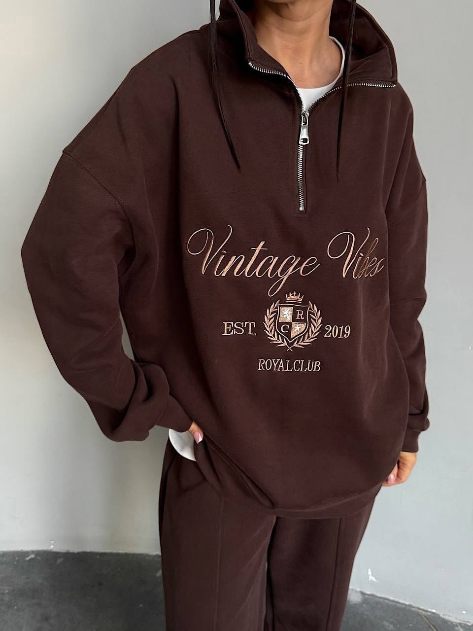 спортивные костюмы оверсайз,спортивный костюм оверсайз женский,в спортивном костюме,свитшот женская