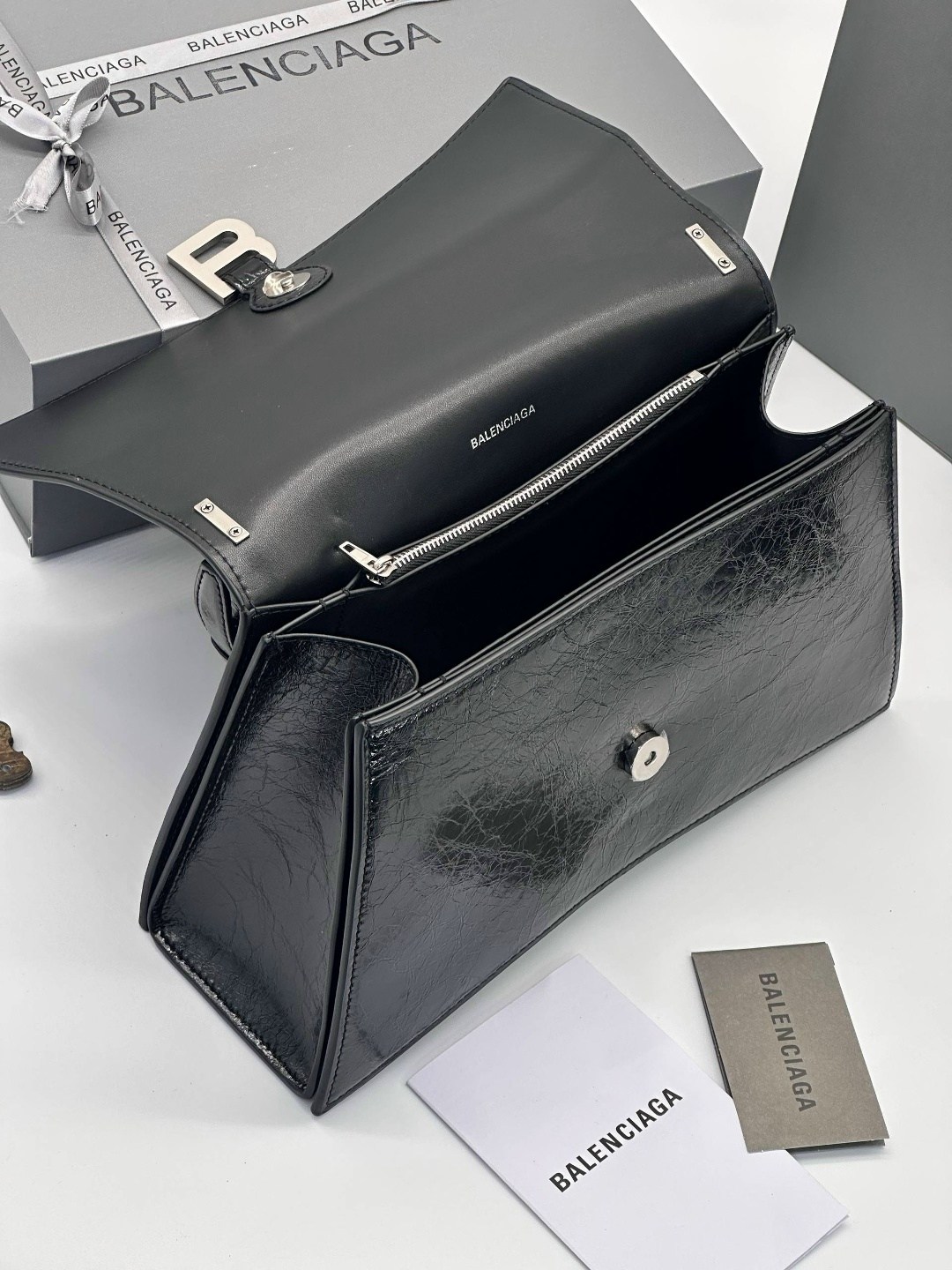 сумки balenciaga,сумка на плечо balenciaga,сумка,сумка женская balenciaga,сумка модная женская