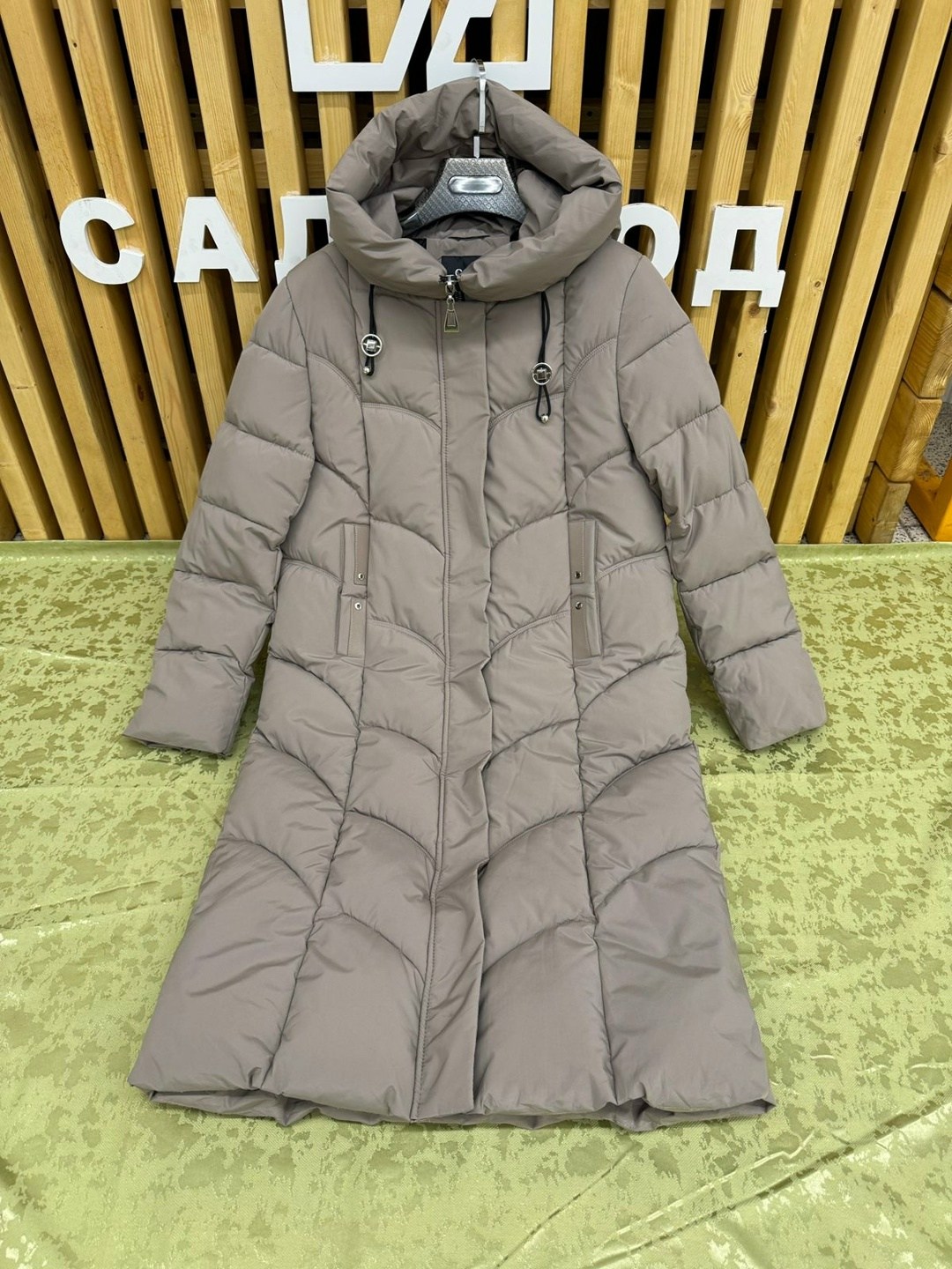 пуховик женский зимний длинный с капюшон,женский зимний пуховик,женский пуховик,длинные пуховики,пуховик зимний длинный с капюшон