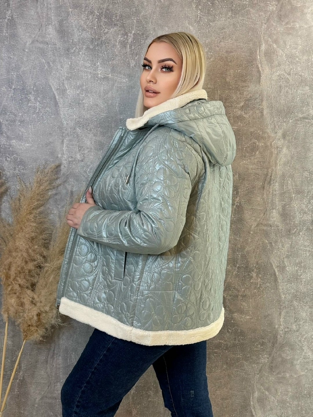 женская демисезонная куртка,демисезонная куртка больших размеров,куртка женская,куртка демисезонная,куртка демисезонная короткая