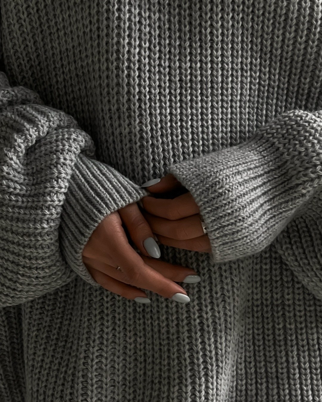 джемпер оверсайз,вязаный свитер оверсайз,модные свитера,женский свитер,вязаные джемпера