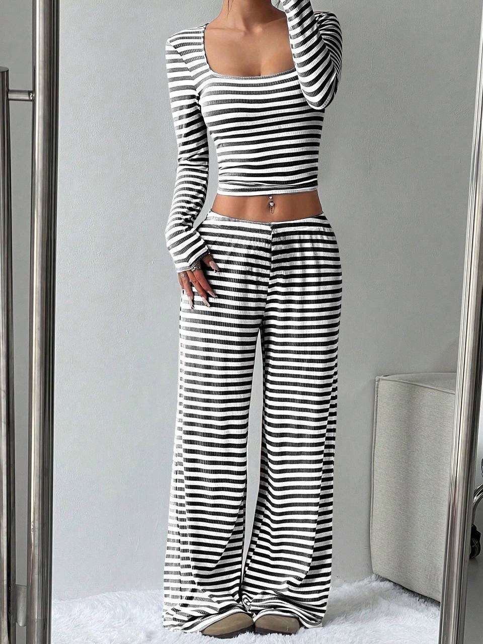 трикотажные костюмы,женские брюки в полоску,брюки в полоску,широкие брюки в полоску