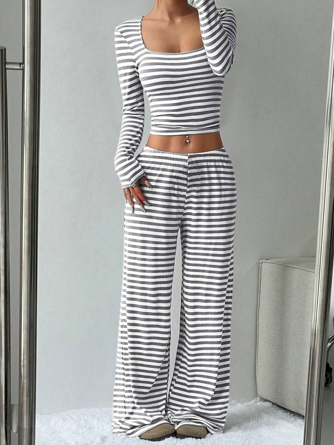 модные наряды,брюки в полоску,одежда в стиле,женские костюмы