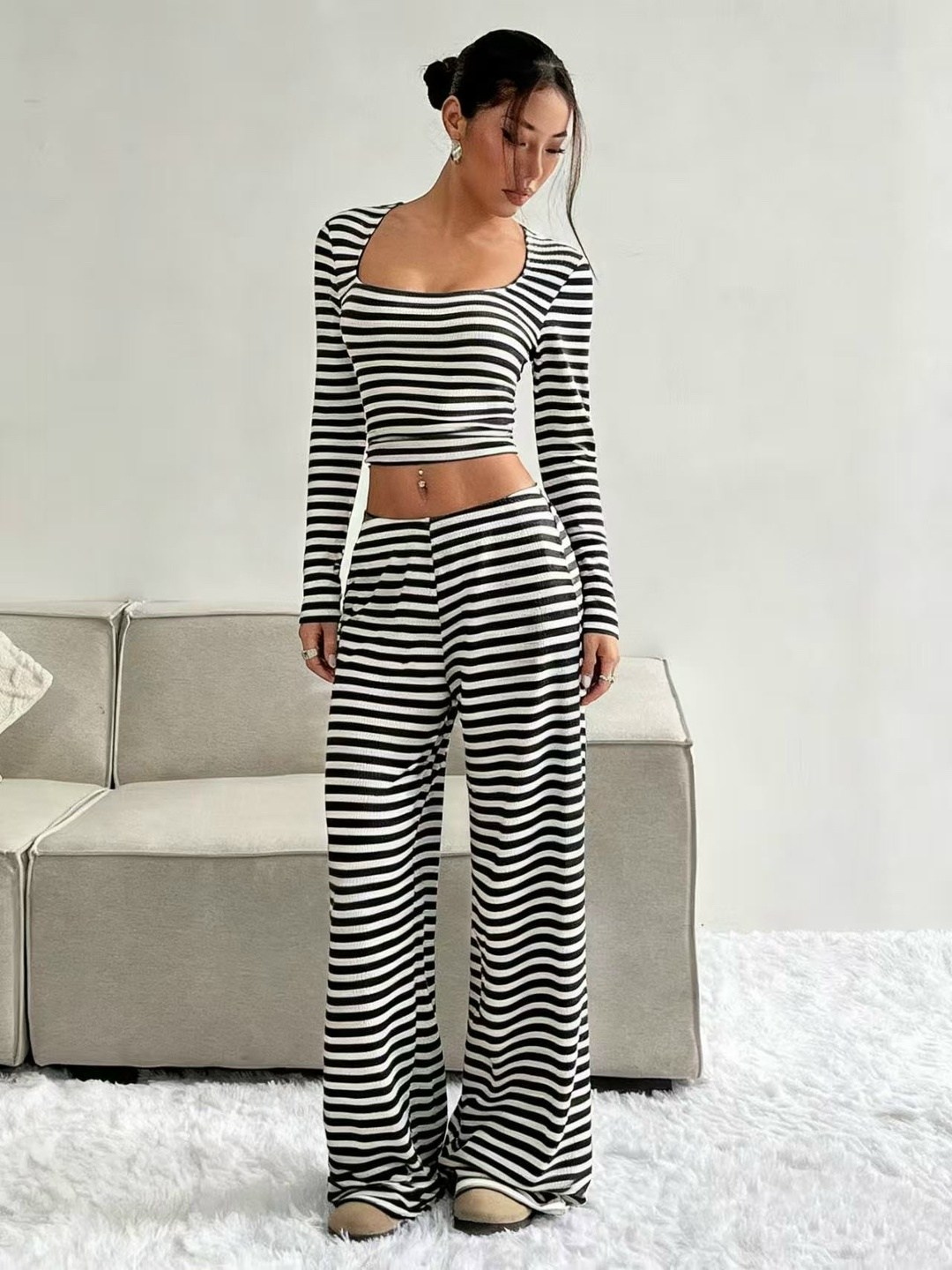 модные наряды,брюки в полоску,одежда в стиле,женские костюмы