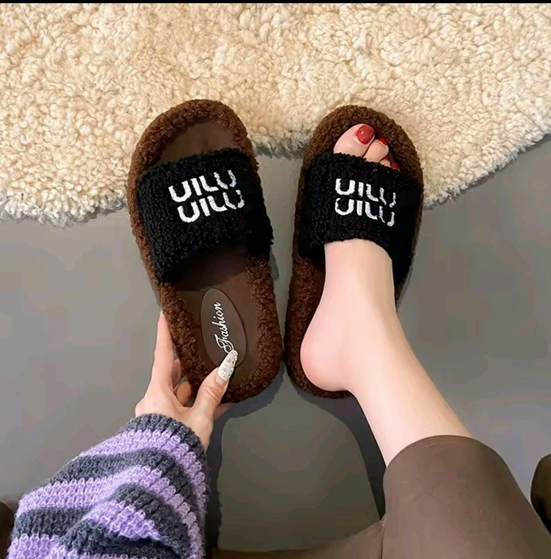 тапочки модные,шлепанцы женские,модные шлепанцы,сандалии модные,женские тапочки