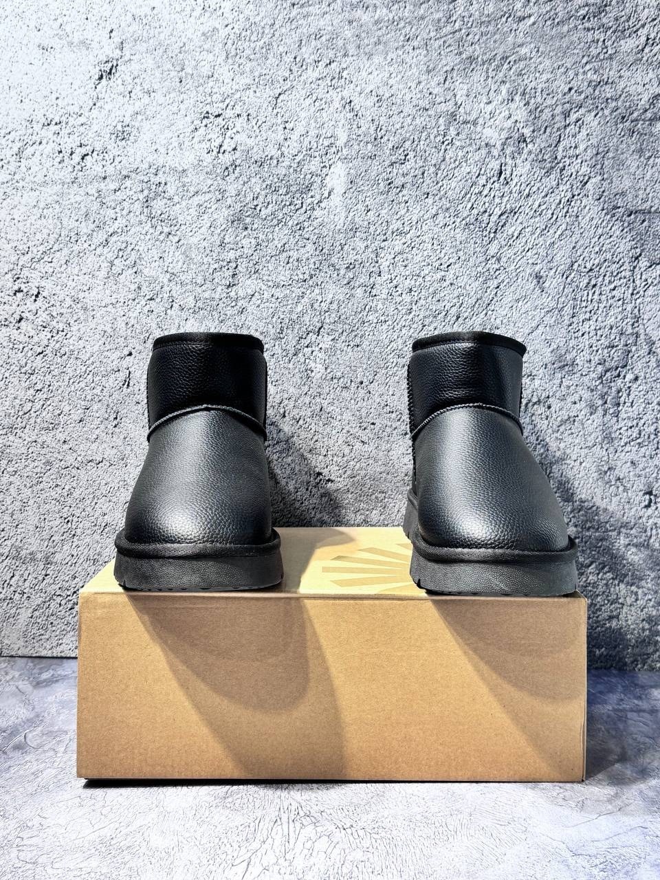 ugg mens classic mini leather black,мужские угги,graceland угги черные,зимний  мужской,угги мужские черные