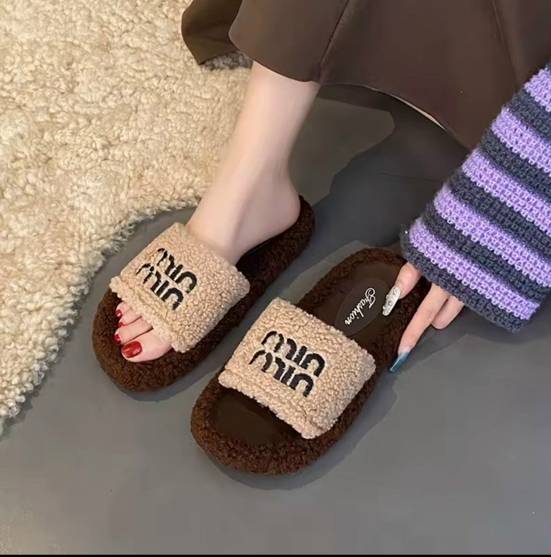 тапочки модные,шлепанцы женские,модные шлепанцы,сандалии модные,женские тапочки