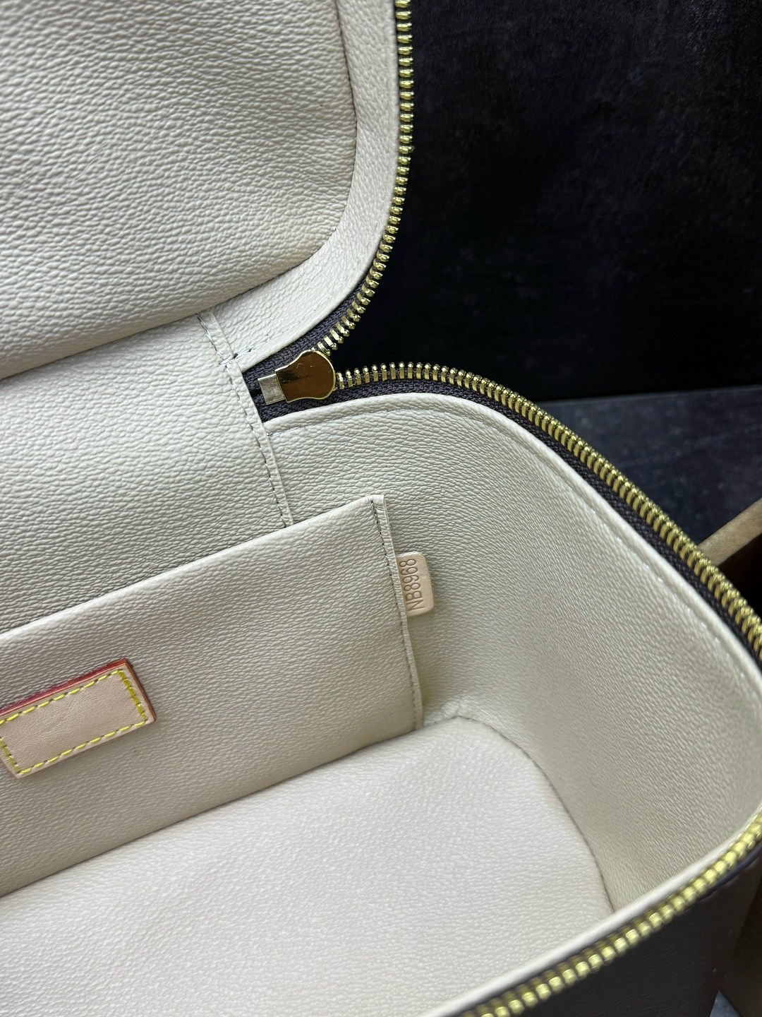 louis vuitton косметичка,косметичка louis vuitton из натуральной кожи,louis vuitton косметичка louis vuitton,сумка косметичка louis vuitton,косметичка lv копии люкс