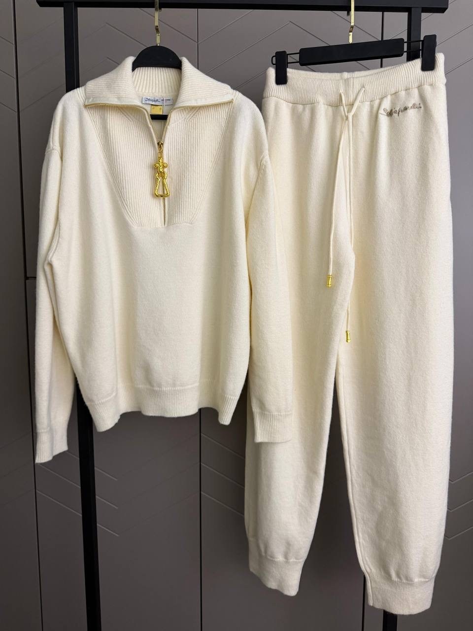 трикотажные костюмы,бежевый костюм,кашемировый костюм,костюм повседневный,костюм с брюками