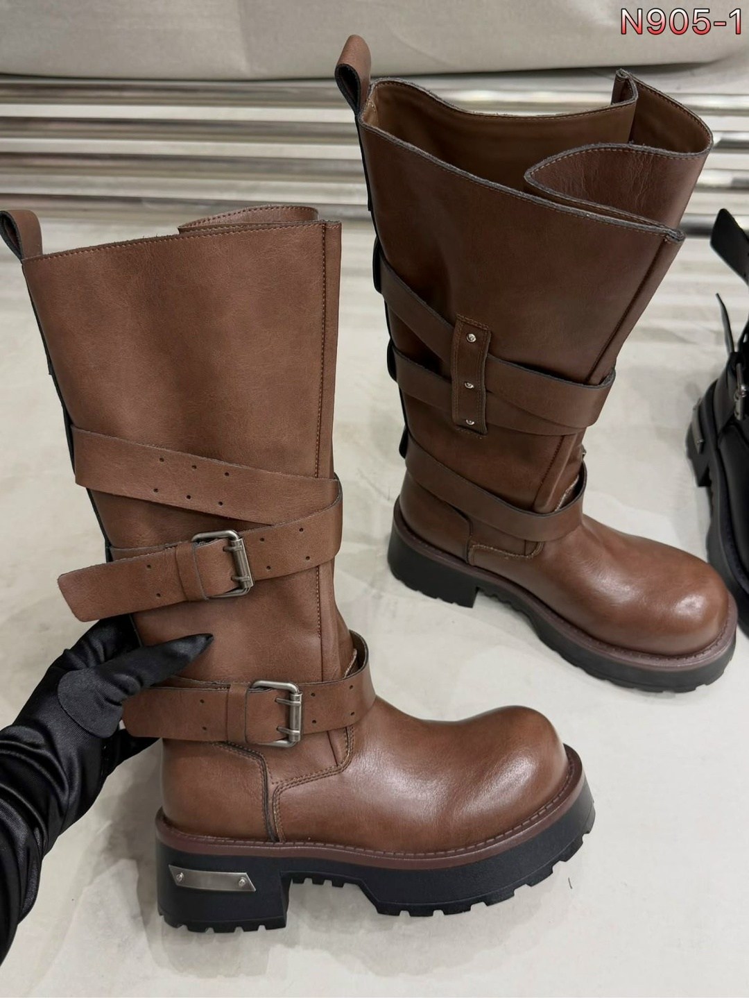 женские сапоги,сапоги модные,,коричневые сапоги,сапоги коричневые женские