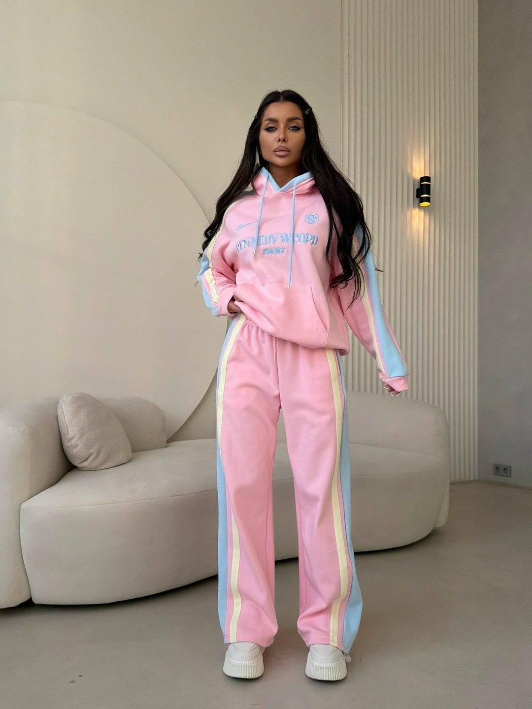 стильные костюмы,костюм спортивный с,костюмы женские спортивные,стильные женские костюмы,спорт костюм