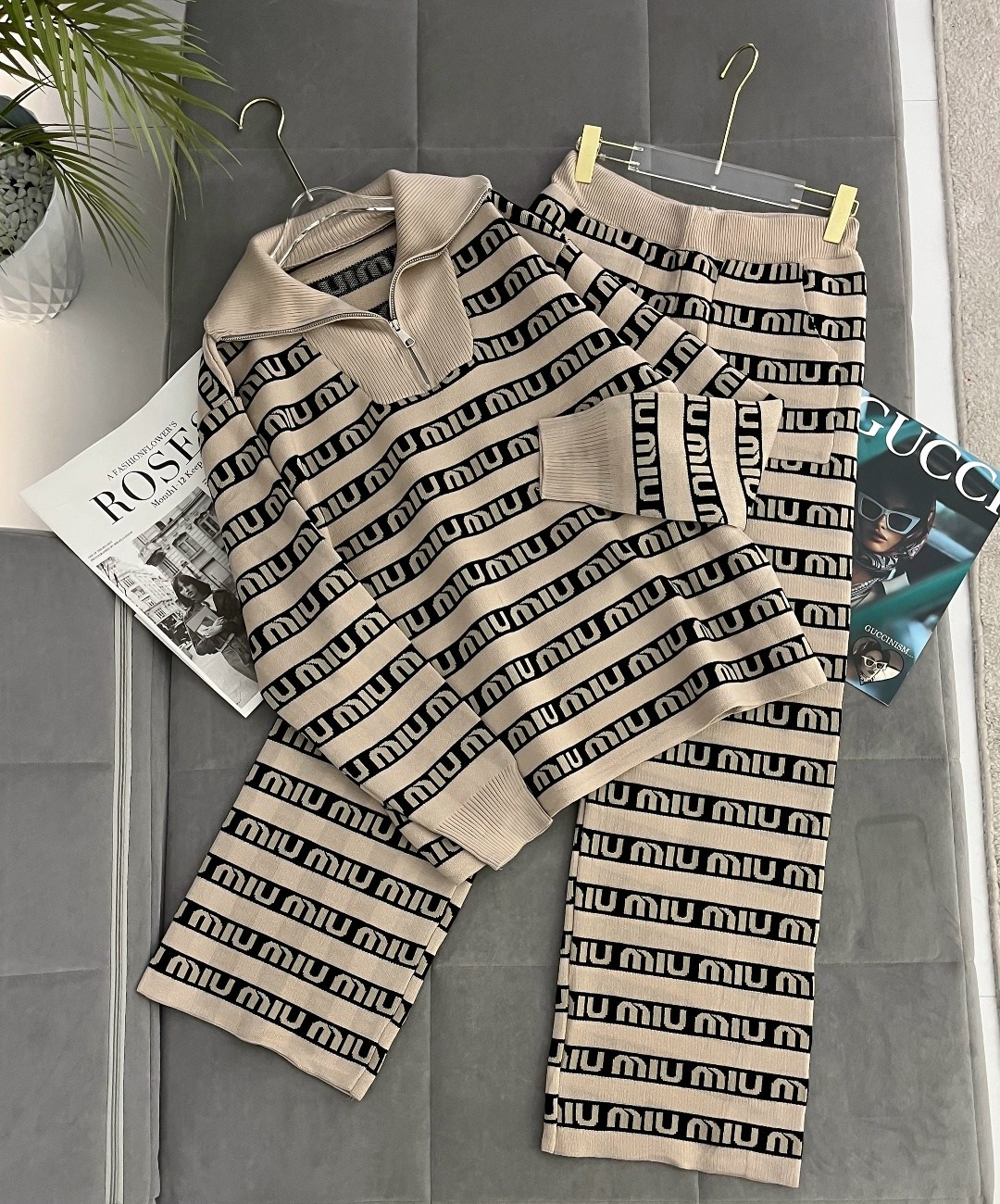 трикотажные костюмы,костюм fendi,костюм модный,костюм диор женский спортивный оригинал,женский трикотажный костюм