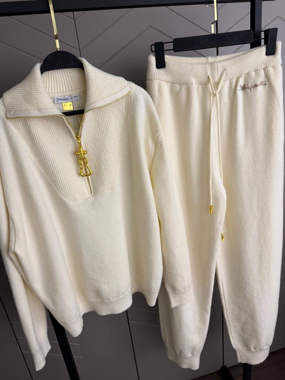 трикотажные костюмы,бежевый костюм,кашемировый костюм,костюм повседневный,костюм с брюками