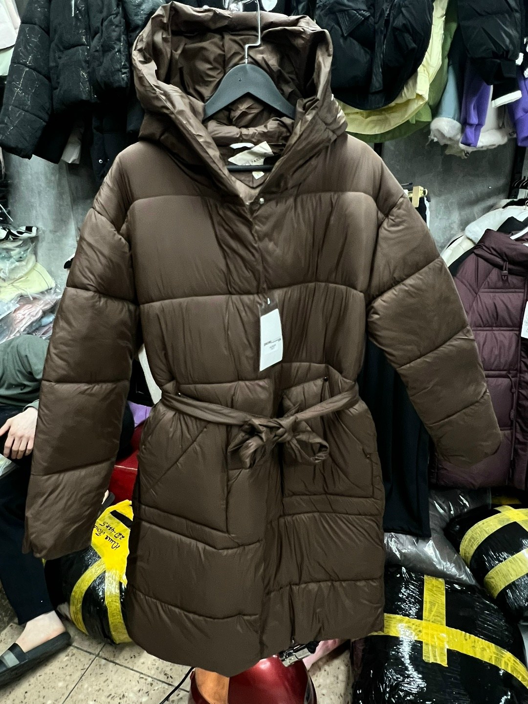 куртка зимняя женская,куртка женская бежевая,пуховик оверсайз с поясом,пуховик оверсайз,стильные пуховики