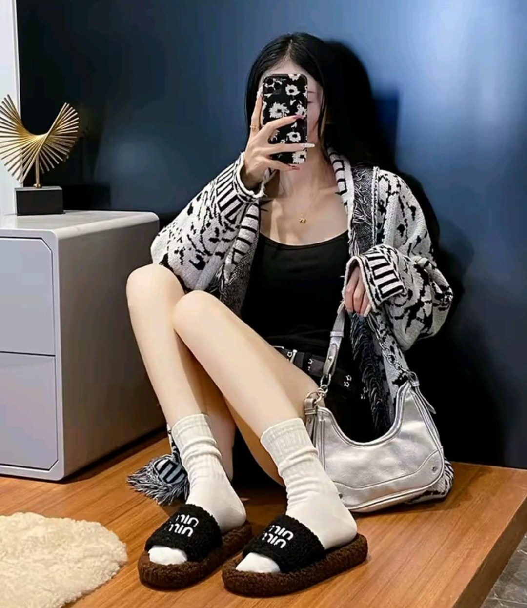 тапочки модные,шлепанцы женские,модные шлепанцы,сандалии модные,женские тапочки