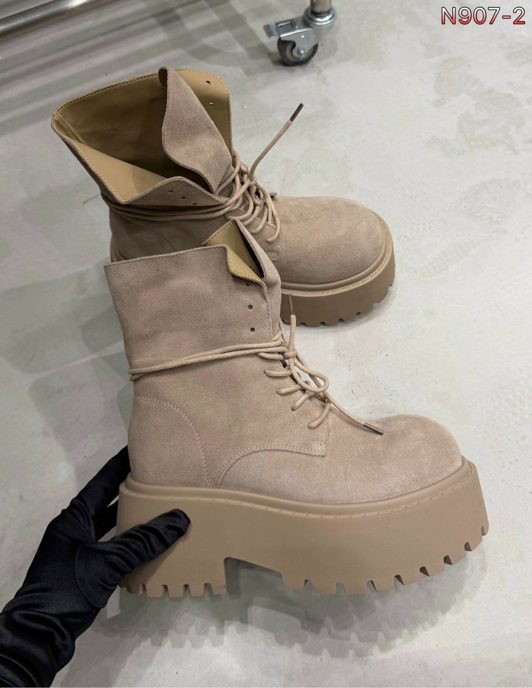 ботинки женские,,модные ботинки, женская,ботинки на платформе