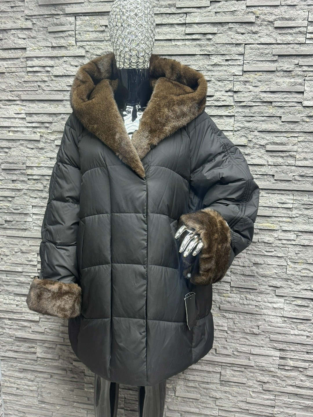 пуховик женский,пуховики с натуральным мехом,пуховик,пуховик утепленный,пуховики с мехом
