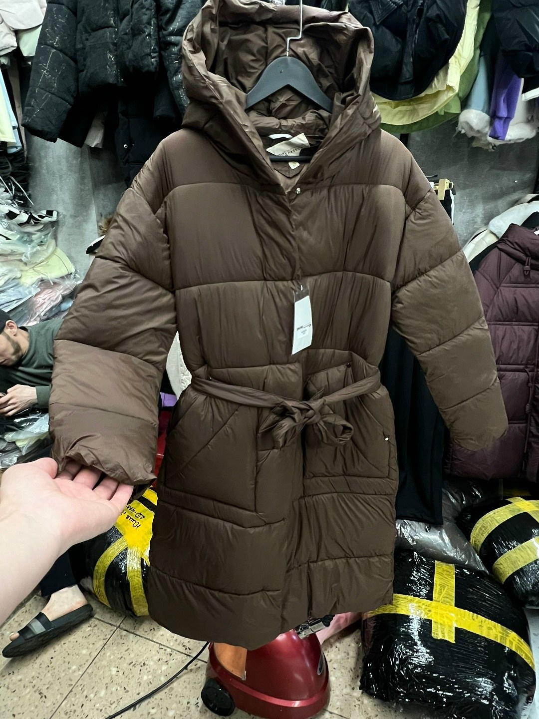 куртка зимняя женская,куртка женская бежевая,пуховик оверсайз с поясом,пуховик оверсайз,стильные пуховики