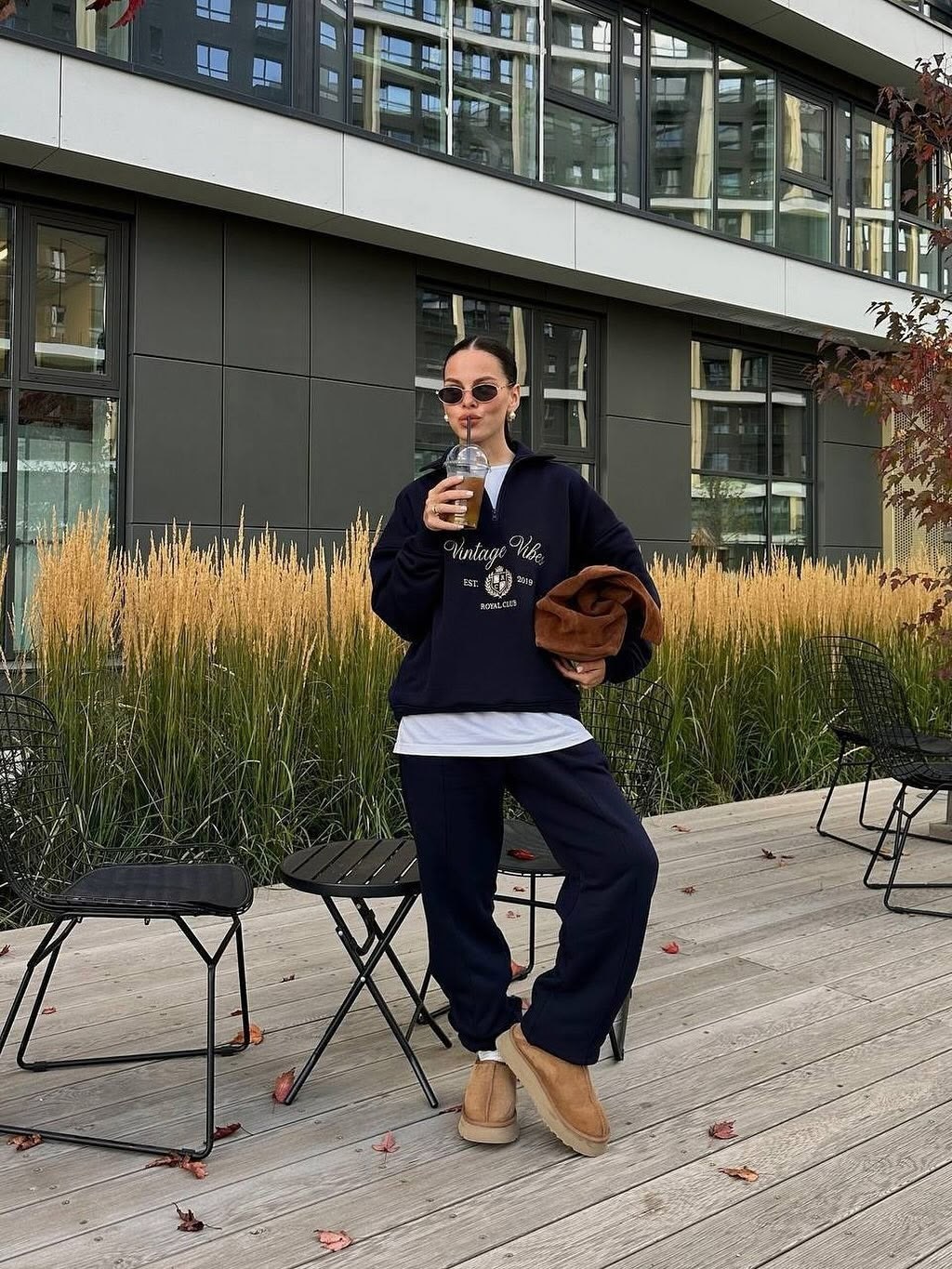 спортивные костюмы оверсайз,спортивный костюм оверсайз женский,в спортивном костюме,свитшот женская