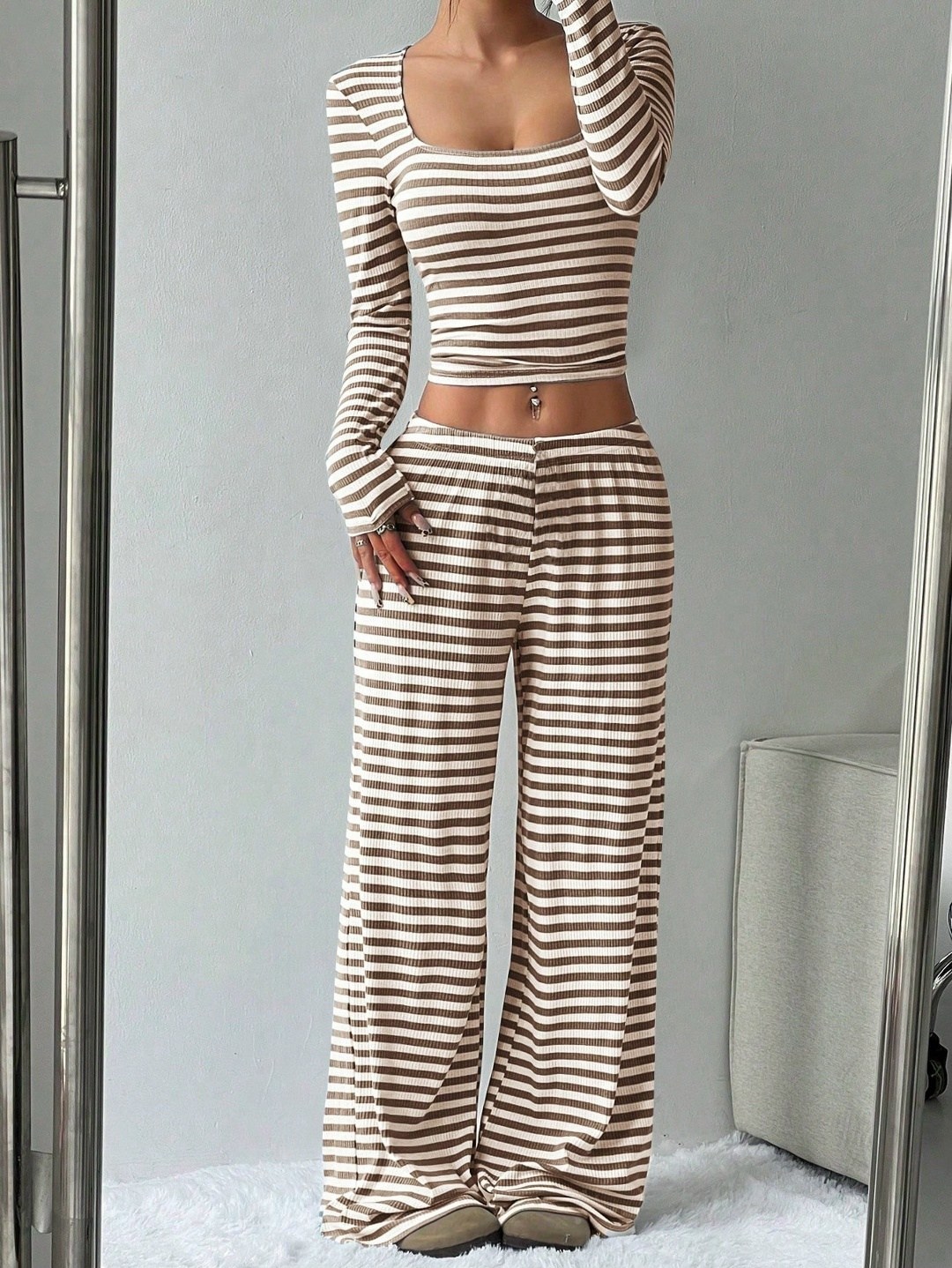 модные наряды,брюки в полоску,одежда в стиле,женские костюмы