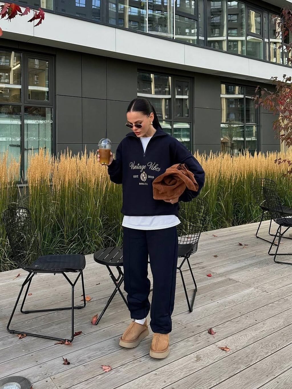 спортивные костюмы оверсайз,спортивный костюм оверсайз женский,в спортивном костюме,свитшот женская