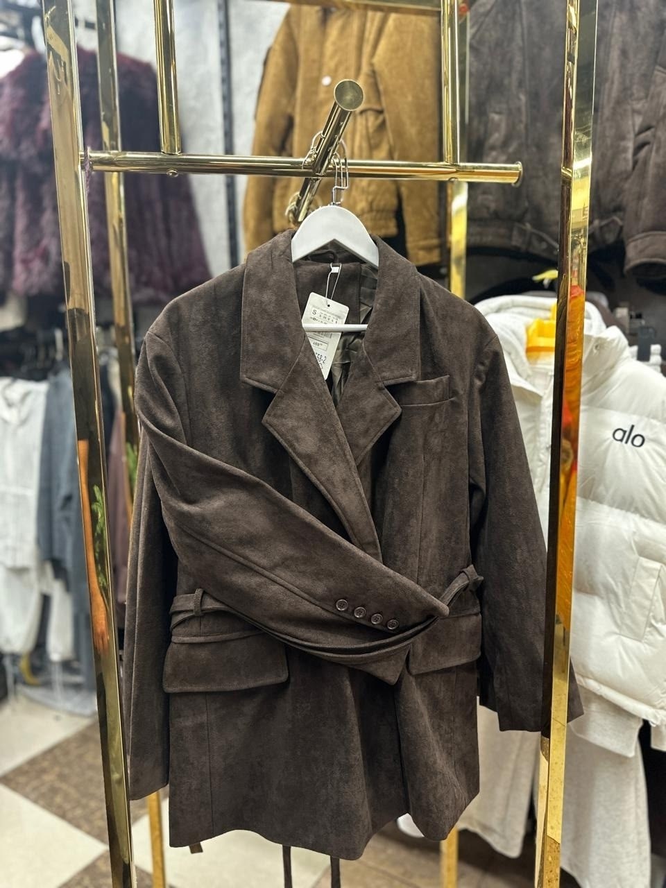 замшевые куртки,коричневое пальто,коричневая куртка,куртка с поясом,куртка