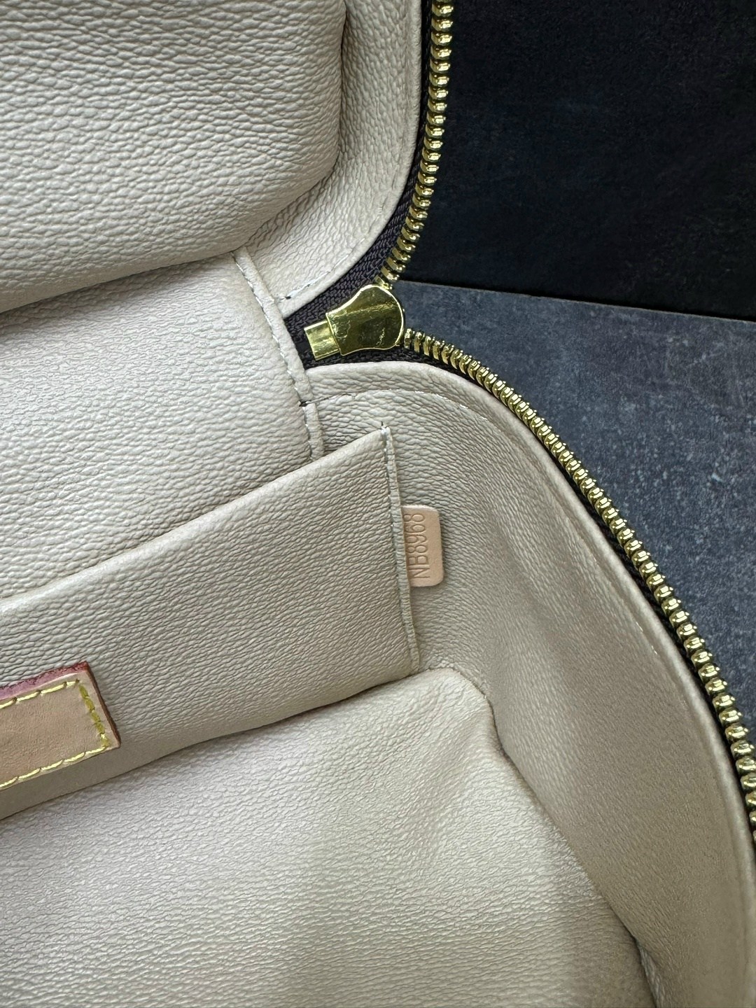 louis vuitton косметичка louis vuitton,косметичка louis vuitton из натуральной кожи,louis vuitton косметичка,сумка косметичка louis vuitton,женская сумка louis vuitton