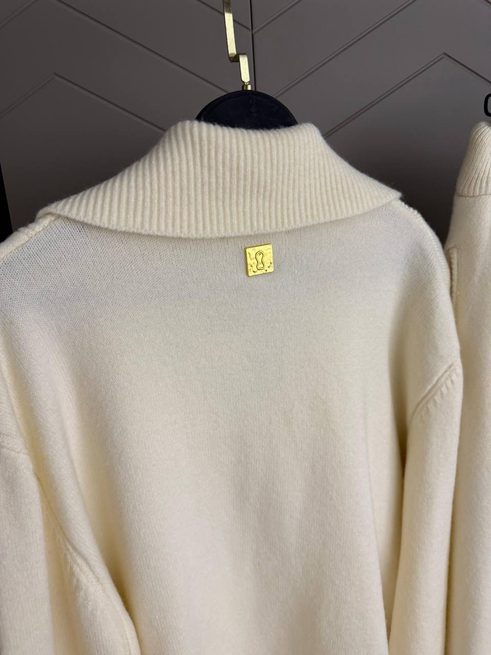 трикотажные костюмы,бежевый костюм,кашемировый костюм,костюм повседневный,костюм с брюками