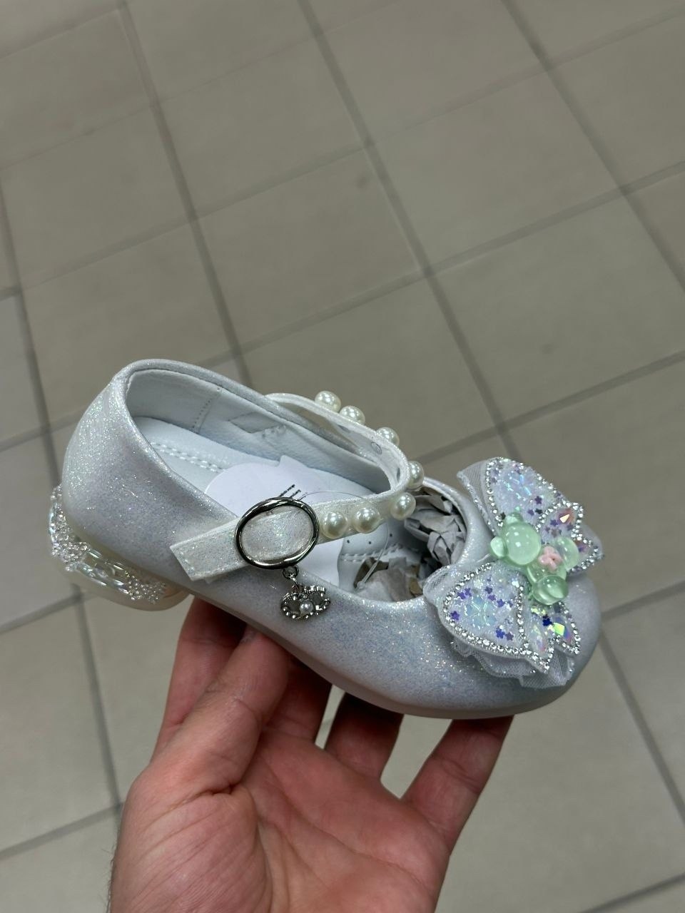 ,туфли нарядные для девочки,детские туфли для девочек,детские туфли,хрустальные туфли для девочки