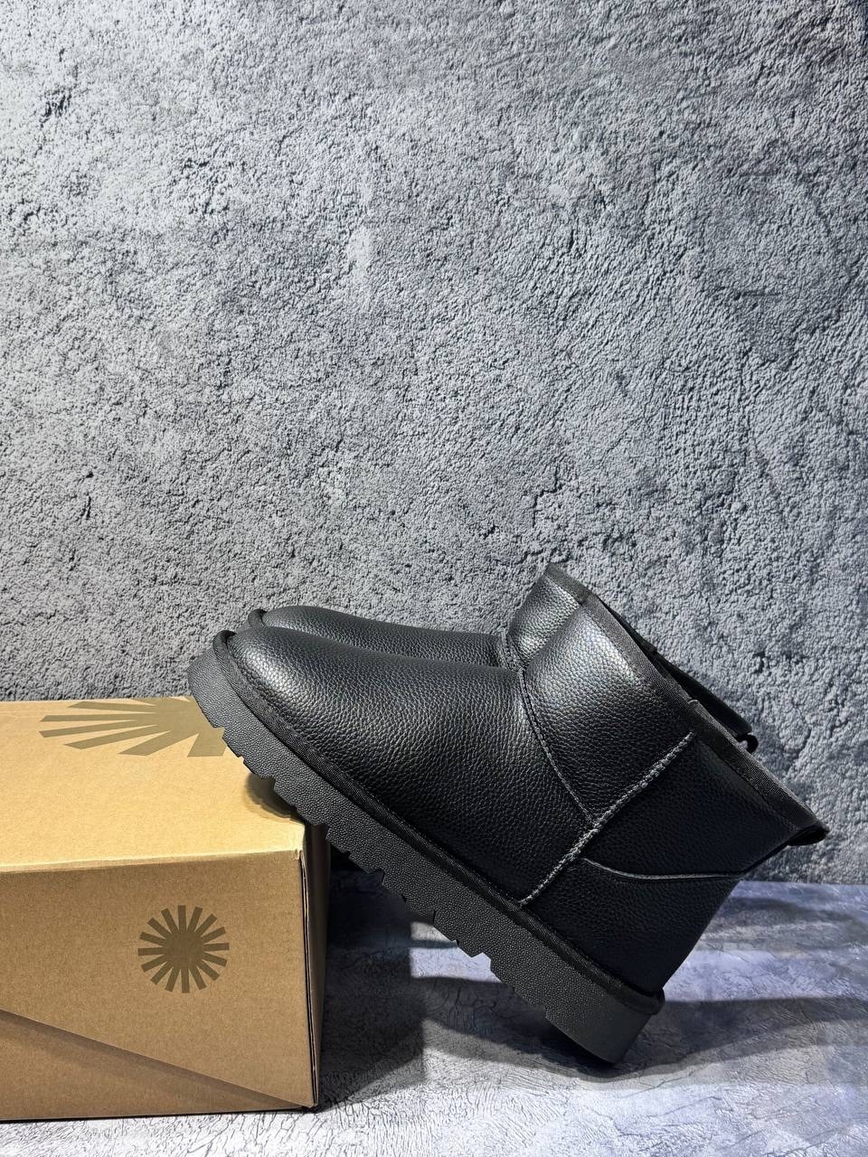 ugg mens classic mini leather black,мужские угги,graceland угги черные,зимний  мужской,угги мужские черные