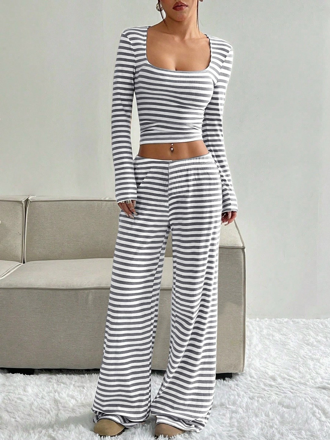 модные наряды,брюки в полоску,одежда в стиле,женские костюмы