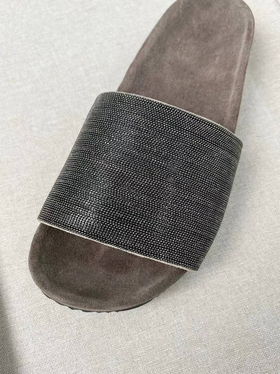 шлепанцы brunello cucinelli,,женские шлепанцы,замшевые шлепанцы brunello cucinelli,мюли brunello cucinelli