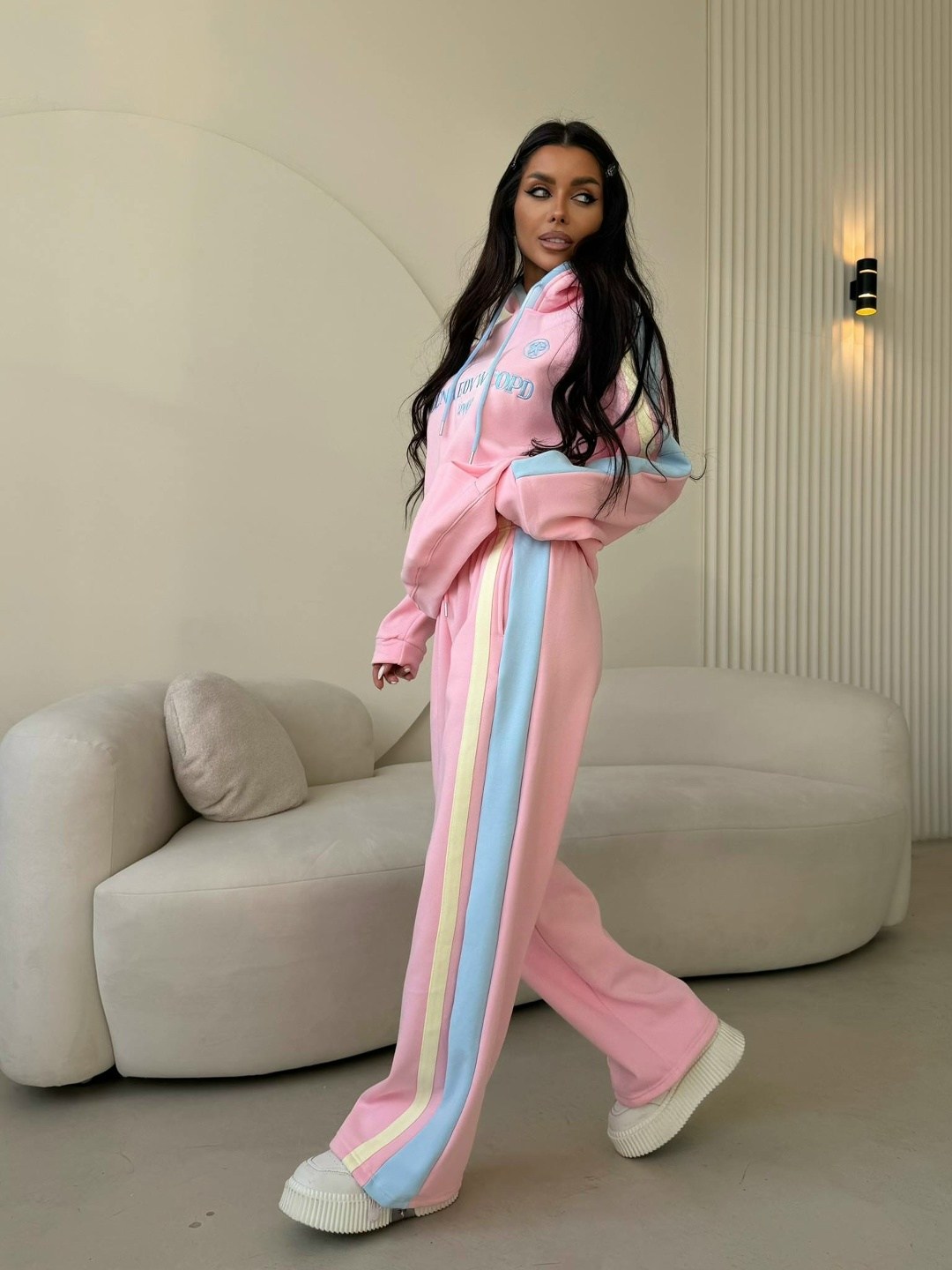 стильные костюмы,костюм спортивный с,костюмы женские спортивные,стильные женские костюмы,спорт костюм