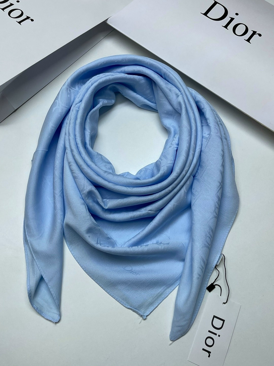 платок шелковый однотонный,брендовый платок,женский платок,шарф платок,платки шёлковы на шею