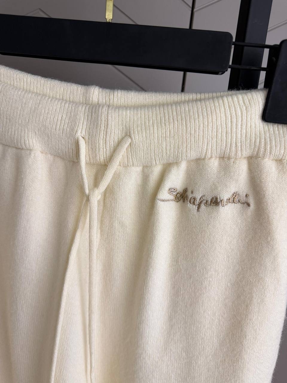 трикотажные костюмы,бежевый костюм,кашемировый костюм,костюм повседневный,костюм с брюками