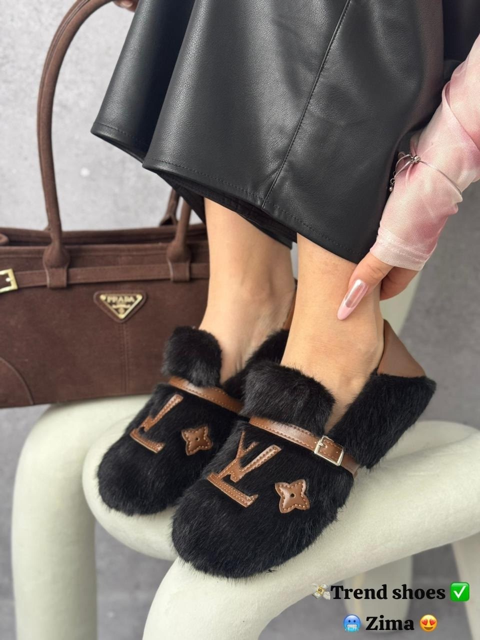 ,меховая ,модные тапочки,женская ,мюли с мехом
