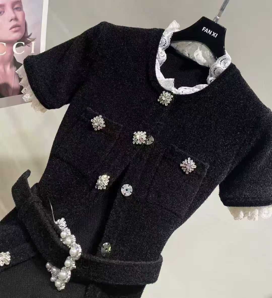 платье в стиле шанель,в стиле шанель,платье в стиле,элегантные образы,трикотажные костюмы