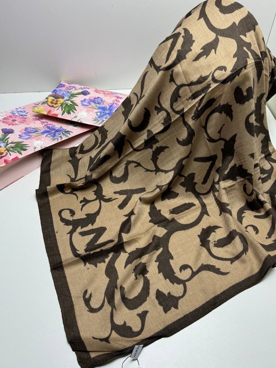 брендовый платок,платок живанши,брендовые платки,платки женские,палантин женские