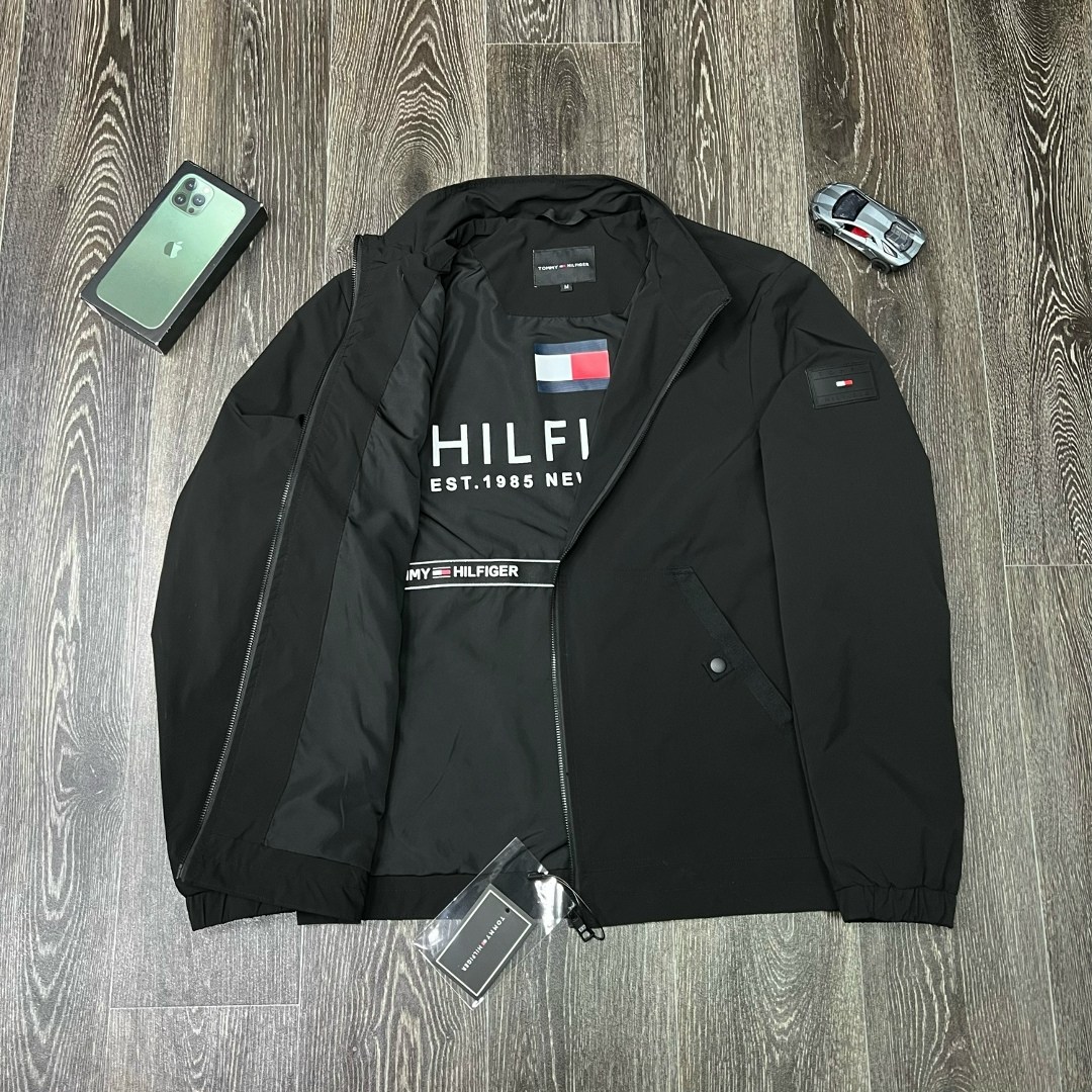 куртка tommy hilfiger мужская,tommy hilfiger куртка хаки,куртка ветровка tommy hilfiger,легкая куртка,мужская куртка бомбер