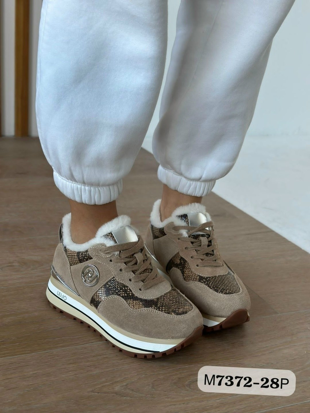 ,кроссовки женскиe,спортивная ,бежевые кроссовки,повседневные кроссовки