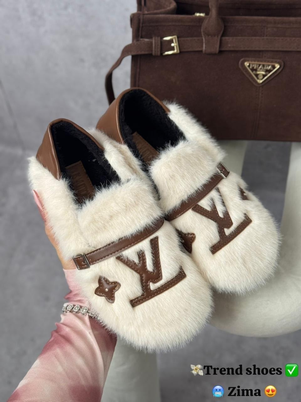 ,меховая ,модные тапочки,женская ,мюли с мехом